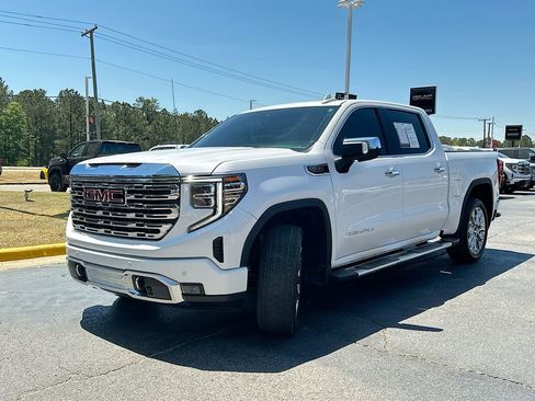 Used 2023 GMC Sierra 1500 Denali AWD/4WD image 2
