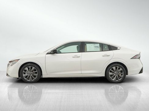 New 2026 Nissan Sentra SL w/ Floor Mat Package image 4