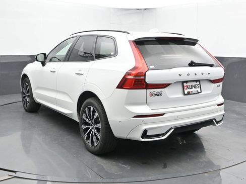 Used 2025 Volvo XC60 B5 Plus AWD/4WD image 11