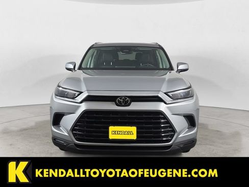 Used 2025 Toyota Grand Highlander AWD image 8