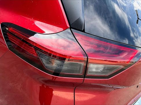 Certified 2022 Nissan Rogue SV w/ SV Premium Package image 28