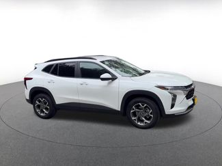 Used 2025 Chevrolet Trax LT FWD video 2