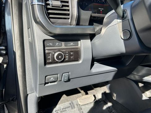 Used 2023 Ford F250 Lariat w/ Sport Appearance Package AWD/4WD image 21