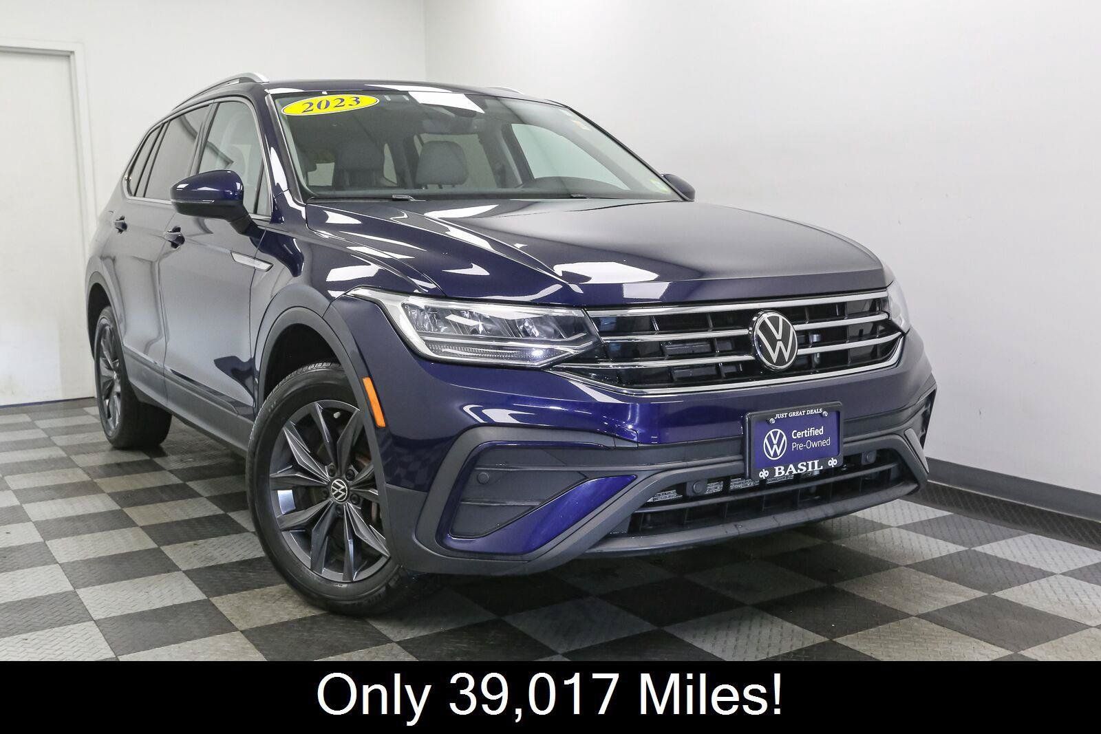 Certified 2023 Volkswagen Tiguan SE w/ Panoramic Sunroof Package FWD image 3