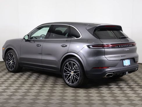 Used 2024 Porsche Cayenne AWD/4WD image 12