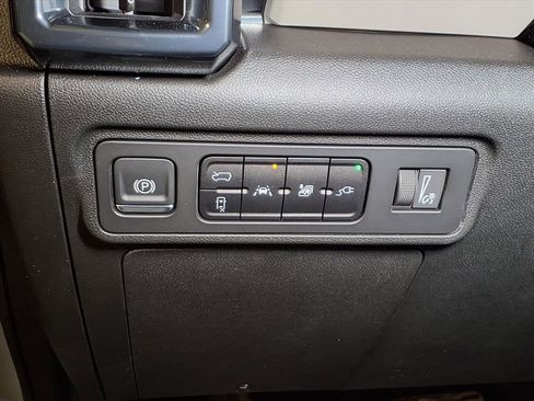 Used 2026 GMC Hummer EV SUV image 17