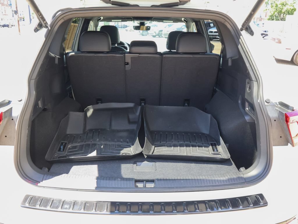 Certified 2024 Volkswagen Tiguan SE R-Line AWD/4WD image 10