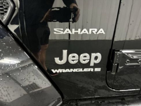 Used 2024 Jeep Wrangler Unlimited Sahara AWD/4WD image 30