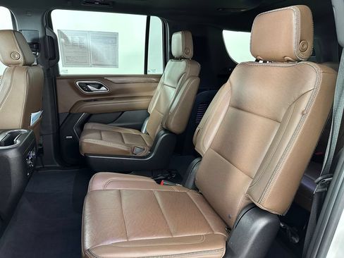 Used 2022 Chevrolet Suburban High Country w/ Max Trailering Package AWD/4WD image 18