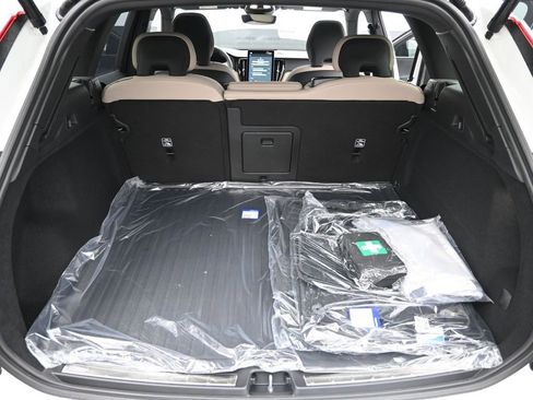 New 2026 Volvo XC60 B5 Plus w/ Protection Package Premier AWD/4WD image 16