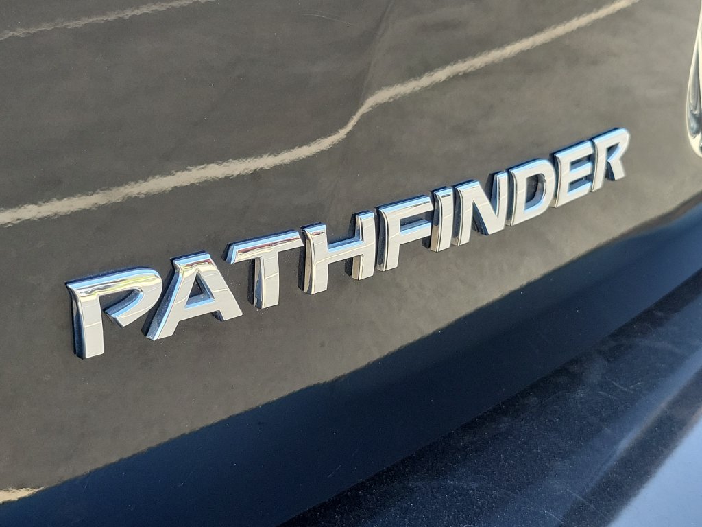 Used 2018 Nissan Pathfinder S FWD image 8