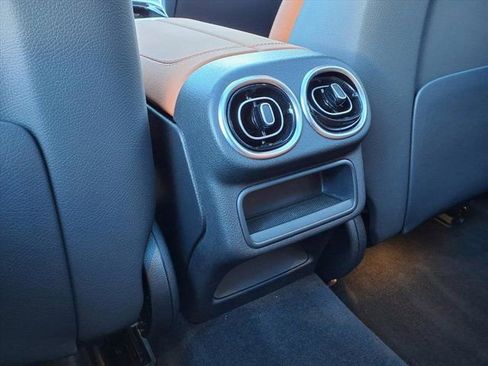 Used 2025 Mercedes-Benz GLC 300 GLC 300 image 19