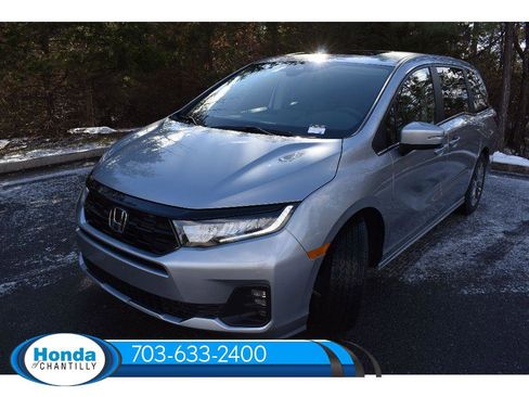 New 2026 Honda Odyssey Touring image 3