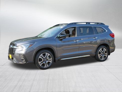 Used 2024 Subaru Ascent Touring w/ Popular Package #2 AWD/4WD image 3