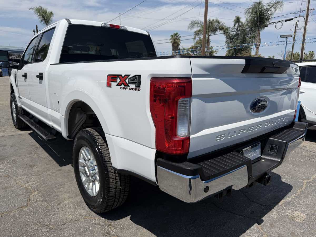 Used 2017 Ford F250 XLT w/ XLT Value Package AWD/4WD image 5