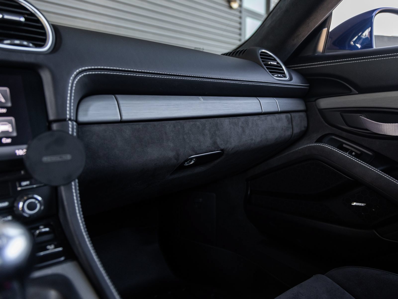 Certified 2020 Porsche 718 Cayman GT4 RWD image 39