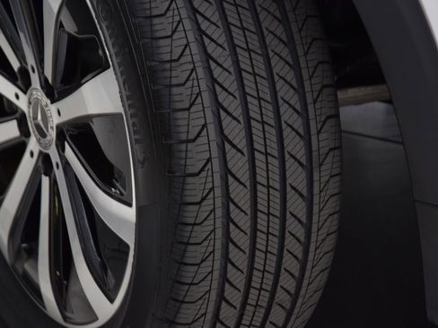 Used 2022 Mercedes-Benz GLB 250 4MATIC image 2