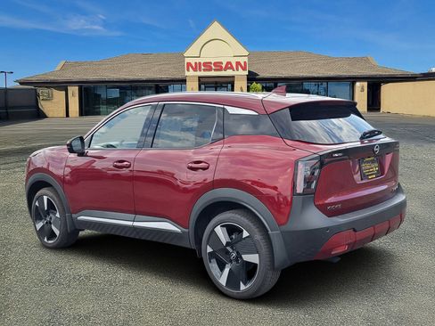 Used 2025 Nissan Kicks SR AWD/4WD image 3