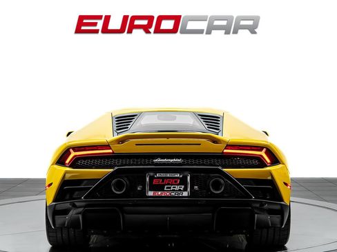 Used 2021 Lamborghini Huracan EVO RWD image 4