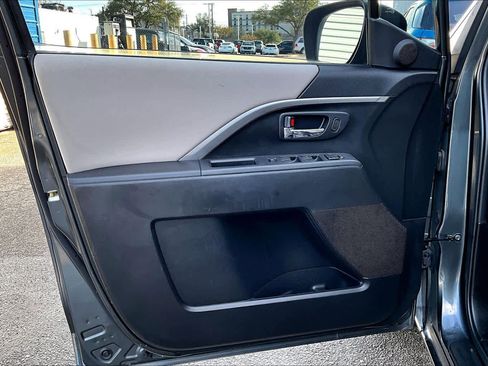 Used 2012 MAZDA MAZDA5 Sport image 21