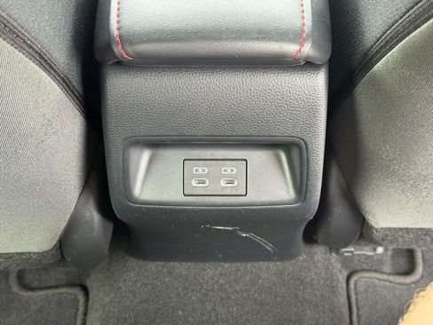 Used 2025 Toyota Corolla SE FWD image 15