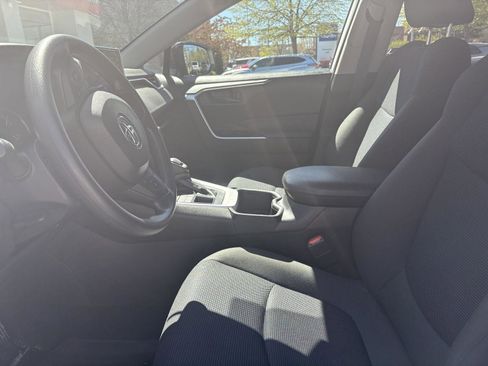 Used 2023 Toyota RAV4 LE AWD/4WD image 10