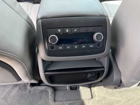 Certified 2015 Chevrolet Traverse LTZ FWD image 19
