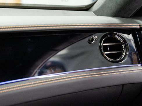 New 2025 Bentley Flying Spur Plug-In Hybrid image 31