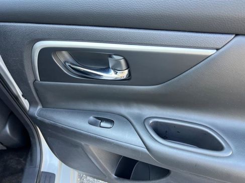 Used 2018 Nissan Altima 2.5 SV image 15