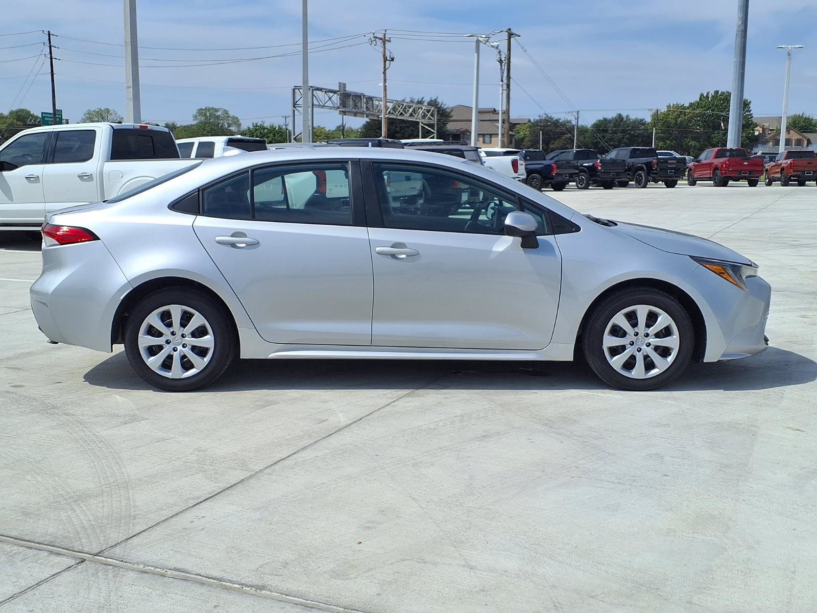 Used 2026 Toyota Corolla LE FWD image 10