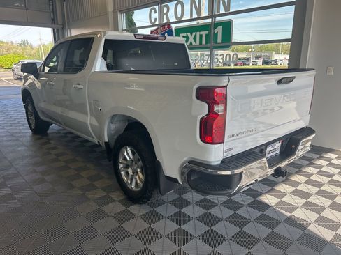 Used 2024 Chevrolet Silverado 1500 LT w/ Z71 Off-Road Package AWD/4WD image 4