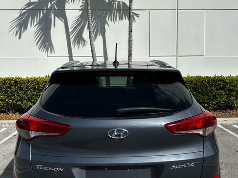 Used 2017 Hyundai Tucson Sport image 3