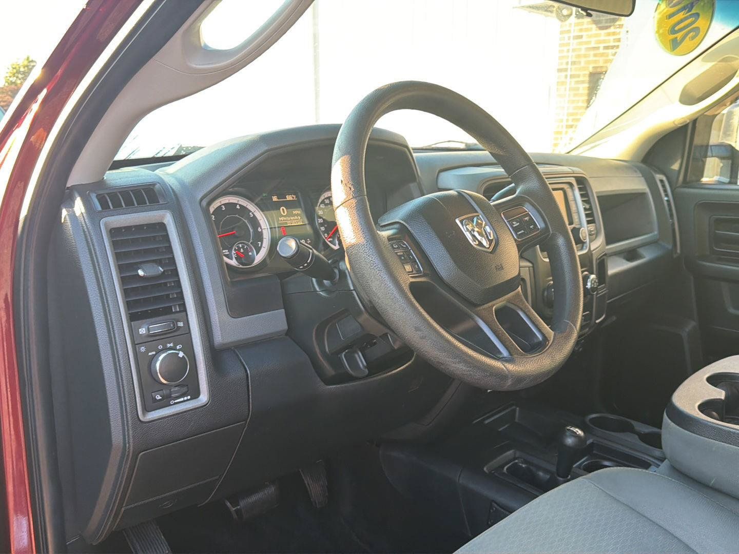 Used 2018 RAM 2500 Tradesman w/ Chrome Appearance Group AWD/4WD image 4