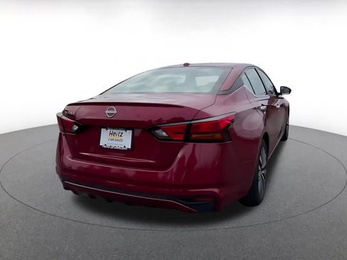 Used 2025 Nissan Altima 2.5 SV FWD image 14