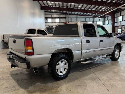 Used 2005 GMC Sierra 1500 SLE w/ Off-Road Package AWD/4WD image 8