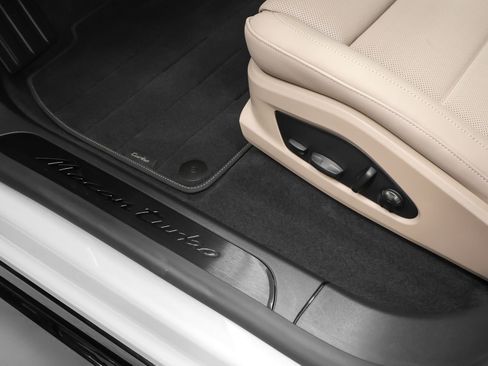 New 2025 Porsche Macan Turbo Electric image 35