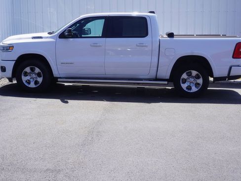 Used 2025 RAM 1500 Big Horn AWD/4WD image 3
