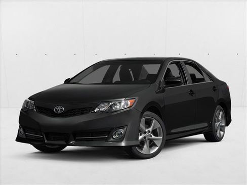 Used 2014 Toyota Camry LE FWD image 1