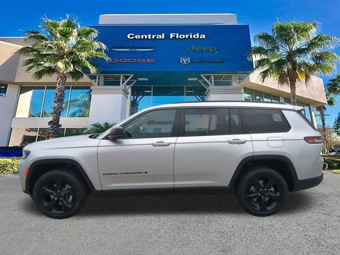 New 2026 Jeep Grand Cherokee L Limited w/ Limited Altitude Package AWD/4WD image 8