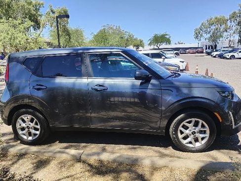Certified 2025 Kia Soul LX w/ LX Technology Package FWD image 16