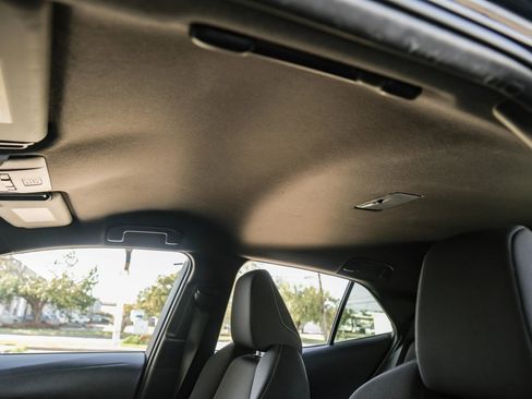 Used 2022 Toyota Corolla Hatchback image 28