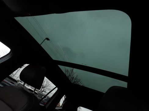 Used 2024 Volkswagen Tiguan SEL R-Line image 32