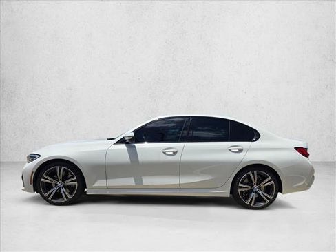 Used 2022 BMW 330i Sedan w/ M Sport Package RWD image 9