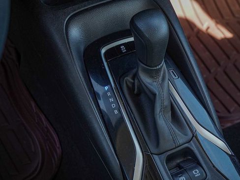 Used 2021 Toyota Corolla LE image 20