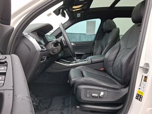 Used 2023 BMW X5 xDrive40i w/ Premium Package AWD/4WD image 13