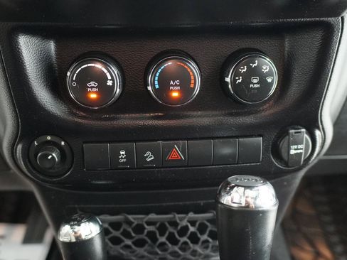 Used 2014 Jeep Wrangler Unlimited Sport w/ Quick Order Package 24S AWD/4WD image 14
