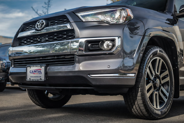 Used 2018 Toyota 4Runner Limited AWD/4WD image 13