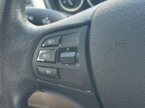 Used 2014 BMW 320i Sedan image 29