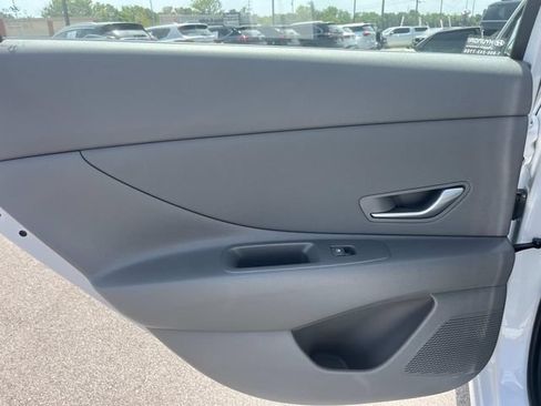 Certified 2025 Hyundai Elantra Sport FWD image 19