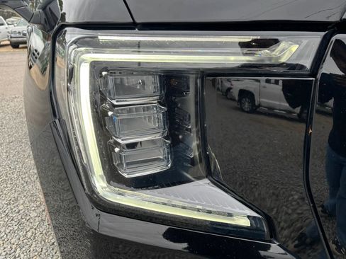 Used 2022 GMC Yukon SLT w/ SLT Premium Package image 7